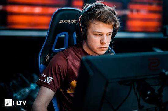 【战报】2021KPL春季赛常规赛第二轮W1D5，南京Hero久竞 1-3 杭州LGD大鹅