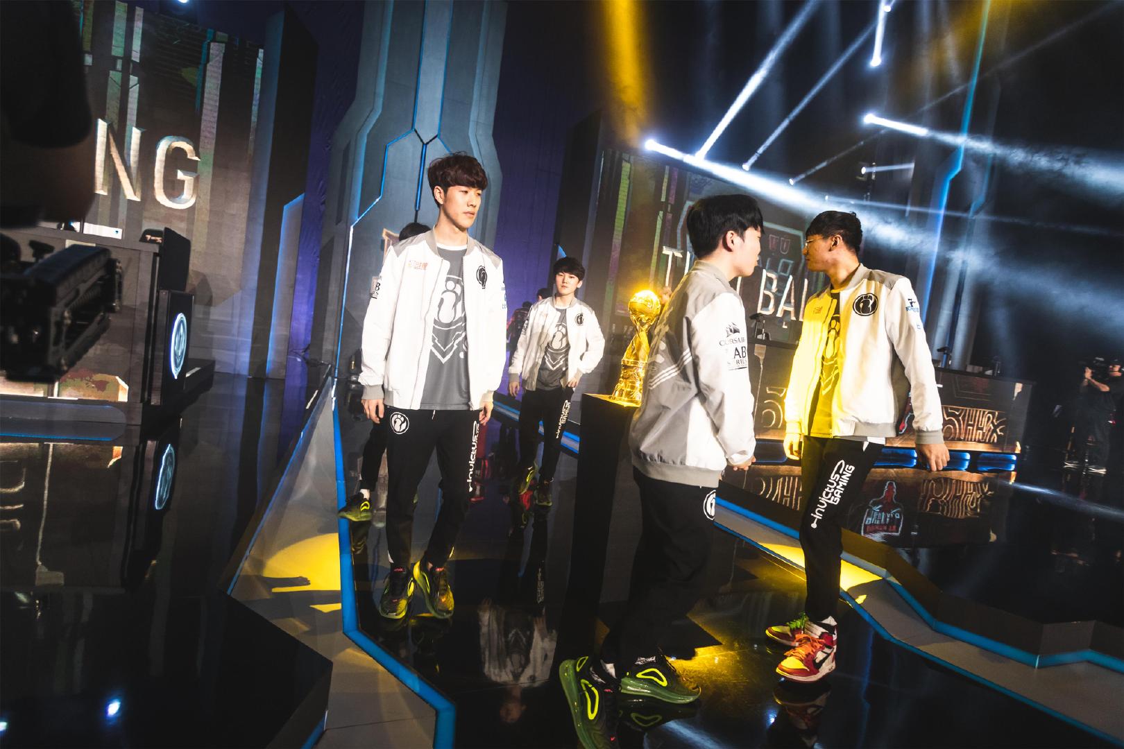 Hanwha Life Esports 晋级 LCK Cup 2025 季后赛第二轮，击败了 T1 。