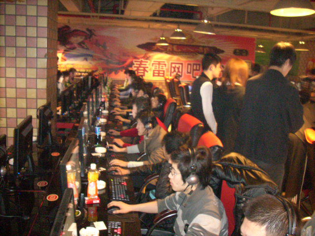 Weibo Gaming 庆祝 Xiaohu 的生日：祝胡兄在新的一年里大放异彩，愿他的热情永远燃烧！